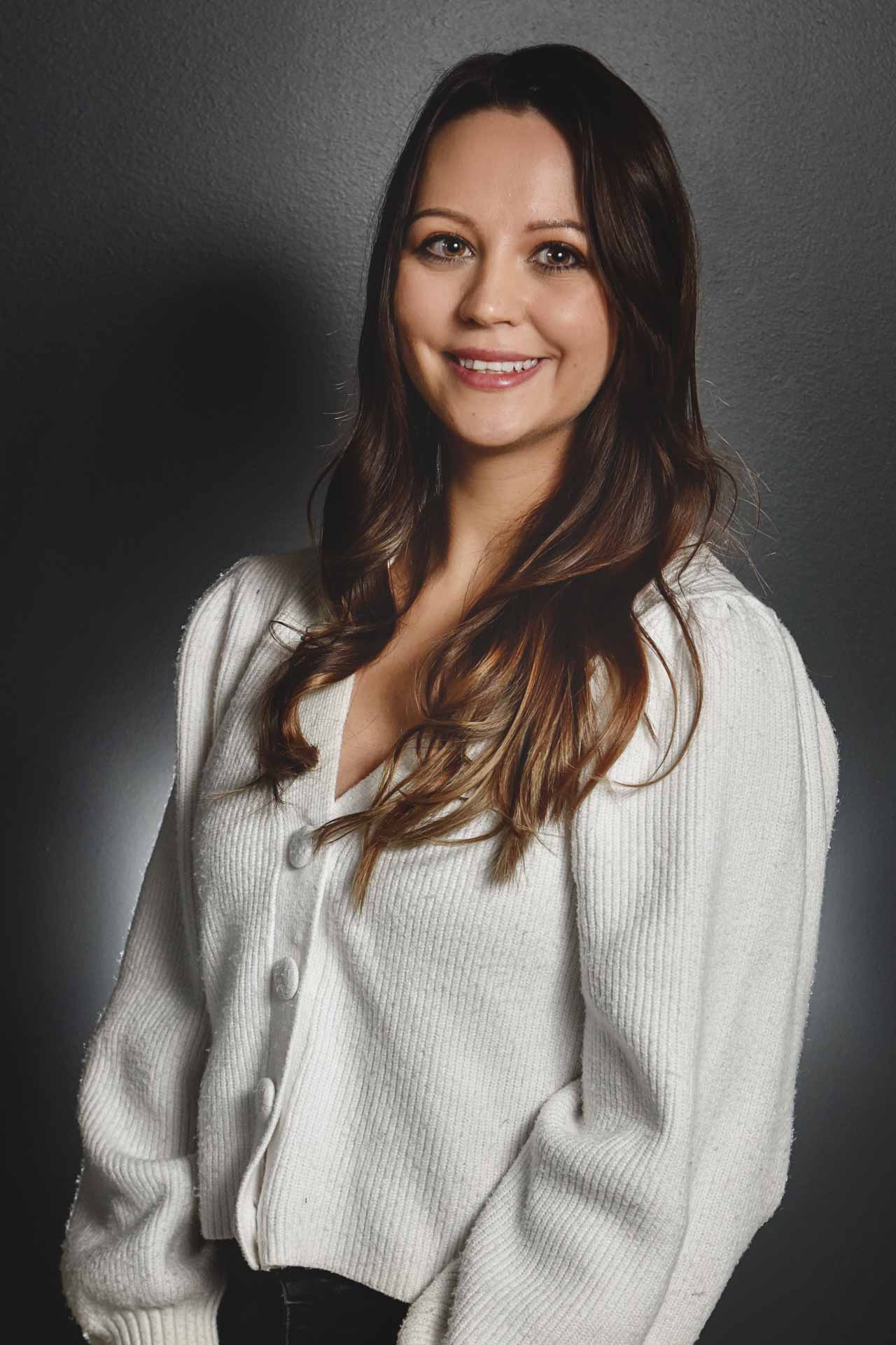 kaitlyn-phelan-alexis-patient-care-evolve-chiropractic-and-wellness-downtown-calgary